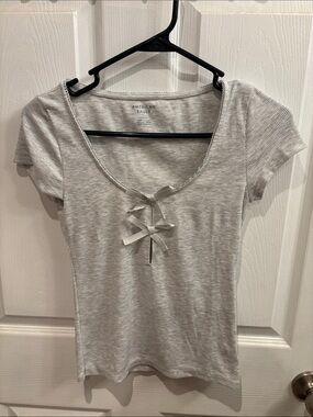 American Eagle Gray Bow Tee